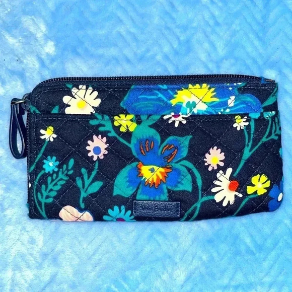 Vera Bradley Wallet NWOT - Picture 1 of 11